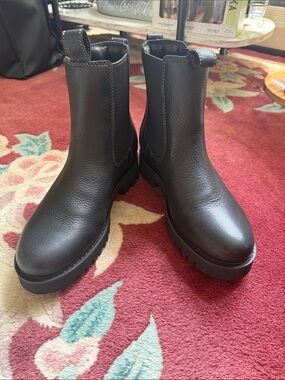 ARIAT WOMEN'S WEXFORD LUG MID WATERPROOF CHELSEA BOOT